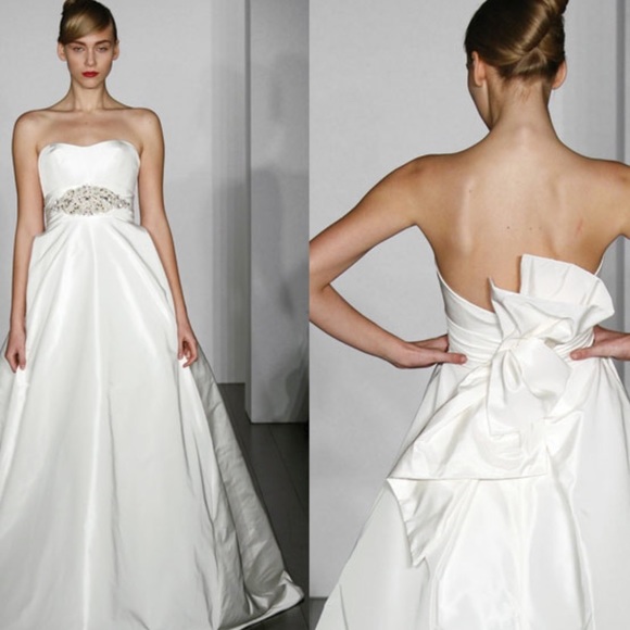 ✨ Amsale ‘Adele’ wedding gown